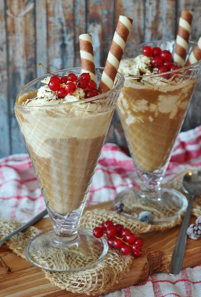 cafe con hielo helado bebida tipica polaca